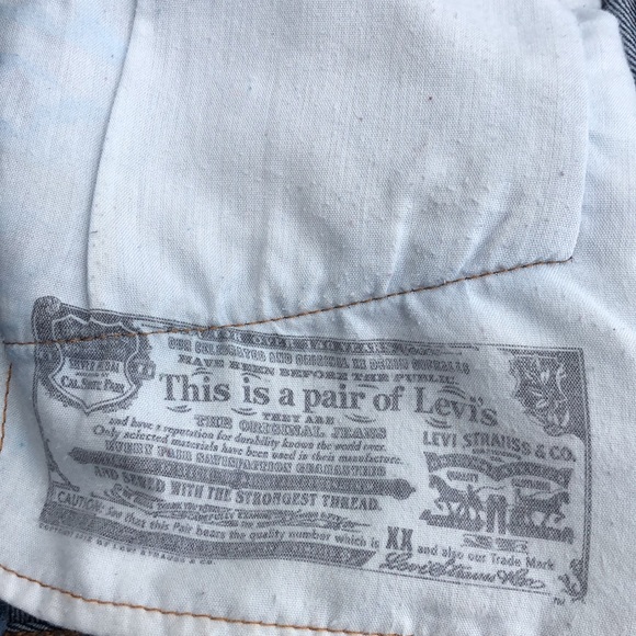 LIKE NEW! Levis 501 Cutoff Jean Shorts - Picture 9 of 11